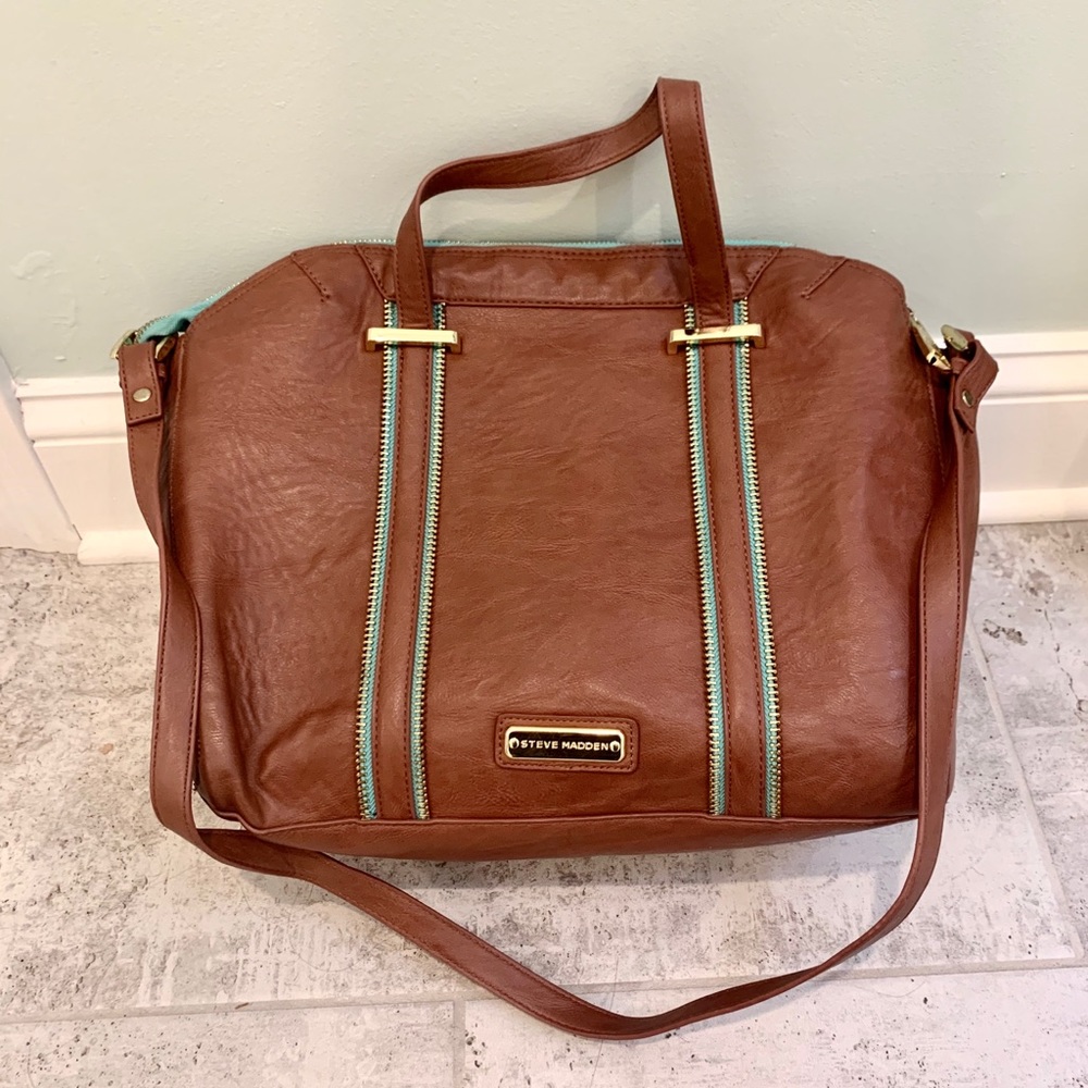 Steve Madden tan zippered purse